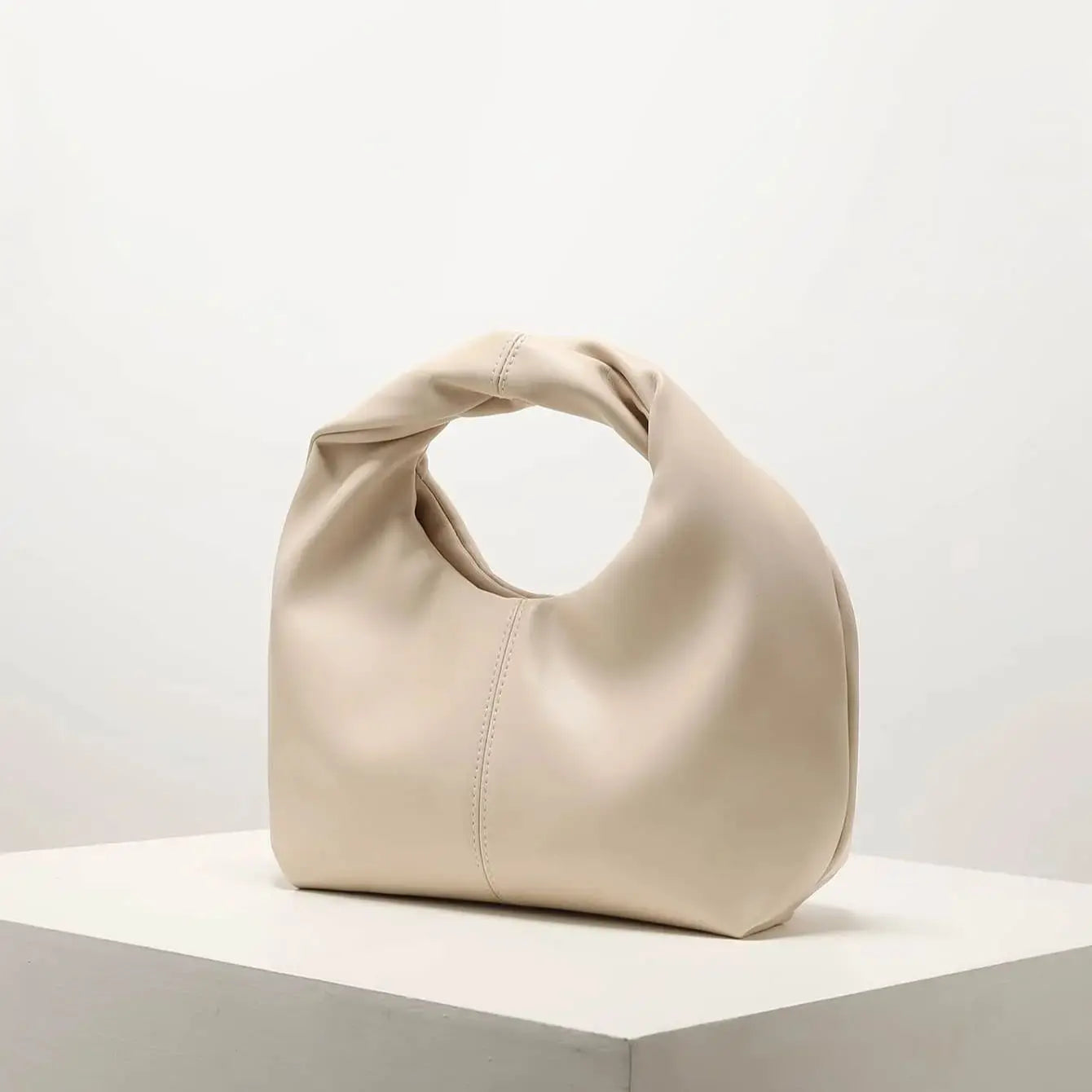 Gelyn Clutch Leather Bag